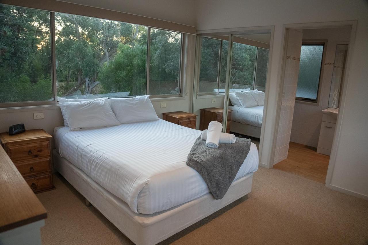 Villa Waterfront Retreat At Wattle Point Forge Creek Exterior foto